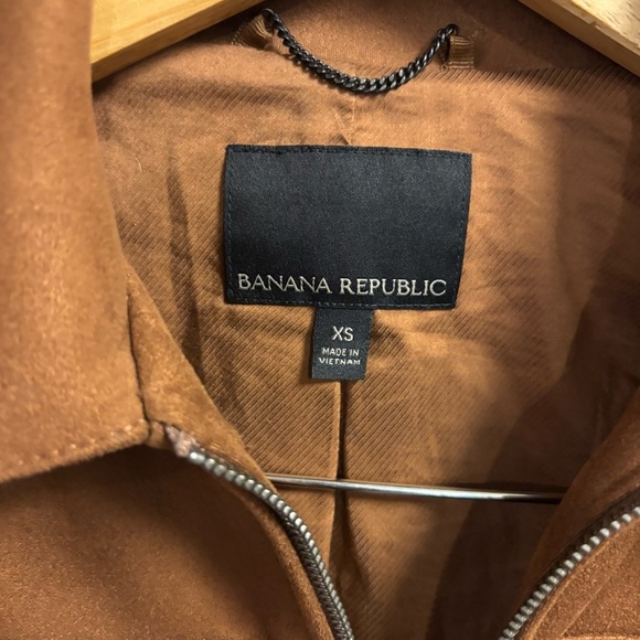 Banana Republic Vegan Suede 4-Pocket
Jacket - Picture 5 of 11